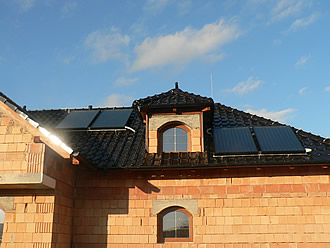 Solární kolektory na ohřev vody a vytápění RD